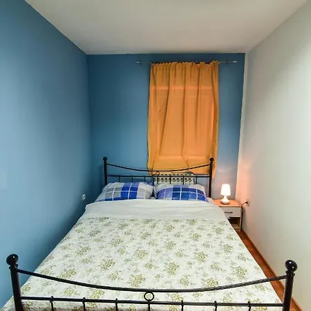 Apartment L&l