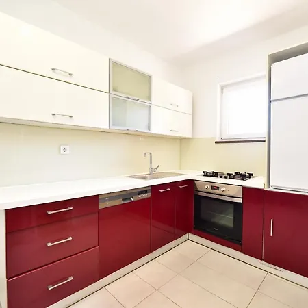 Apartment L&l *