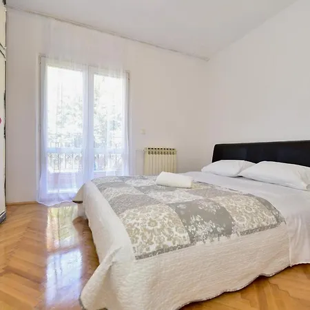 Διαμέρισμα L&l